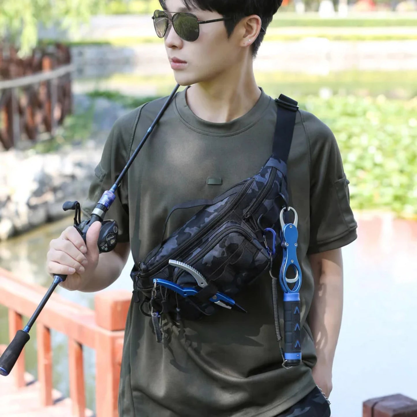 Durable Large Capacity Waterproof Men's Military Tactical Molle Waist Chest Fishing Lure Fanny Pack Backpack for Outdoor Sports